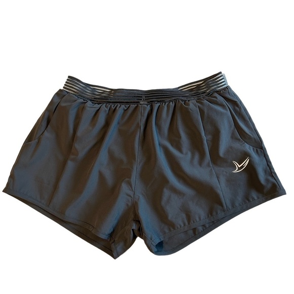 LUSHENUNI Pants - Women's Shorts LUSHENUNI Activewear Dark Gray Shorts Size-M & L NWT 4/$25❤️